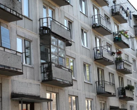 Землевладельцы Латвии требуют пересмотра платы за землю для жителей многоквартирных домов