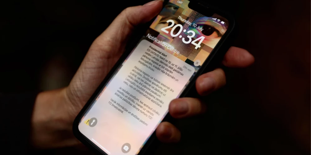 Жителям Латвии предложено простое решение для правильной работы системы экстренного оповещения