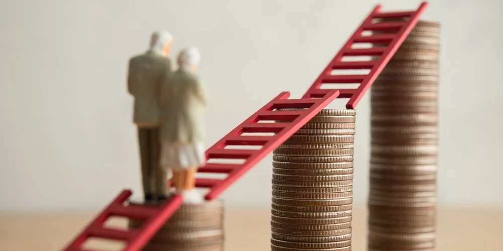 82% латвийцев не копят на пенсию, несмотря на рекомендации банкиров