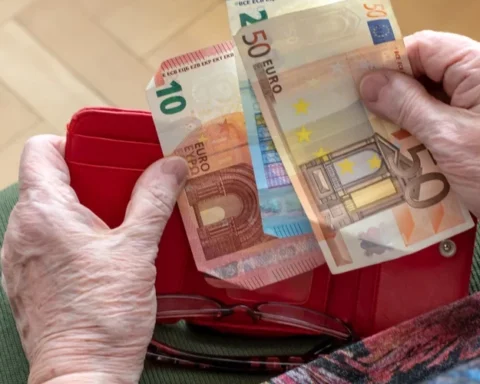 Большинство жителей Латвии опасаются недостатка средств на пенсии