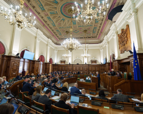 Депутаты Латвии подводят итоги осенней сессии на фоне предстоящих выборов