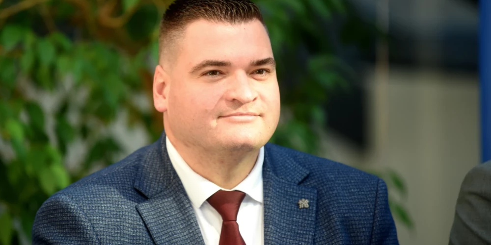 Депутаты Рижской думы обсуждают памятники и язык при выборе директора Рижского агентства памятников