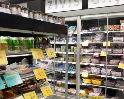 Экономист поделился положительными новостями для латвийских покупателей