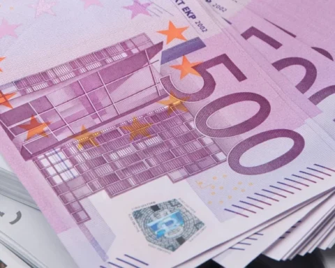 Эксперты о пенсионных накоплениях латвийцев: рисковые планы показывают доходность 10% за три года