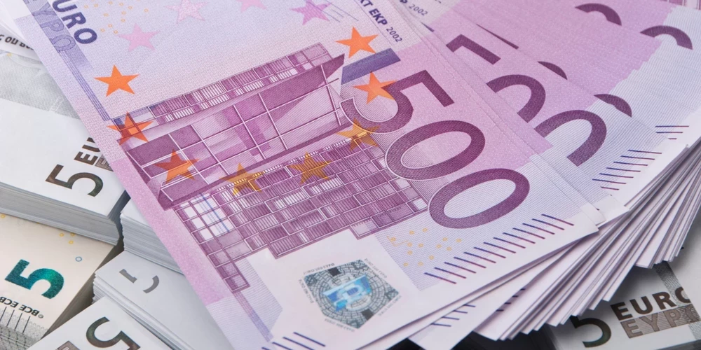 Эксперты о пенсионных накоплениях латвийцев: рисковые планы показывают доходность 10% за три года