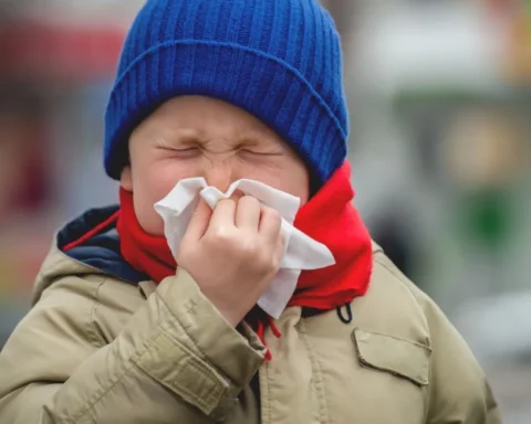 Эпидемия гриппа в Латвии: рост заболеваемости среди детей и пожилых людей