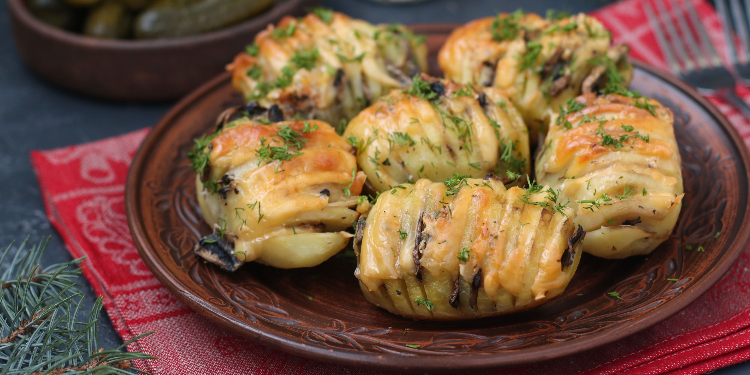 Фаршированный картофель с шампиньонами и сыром