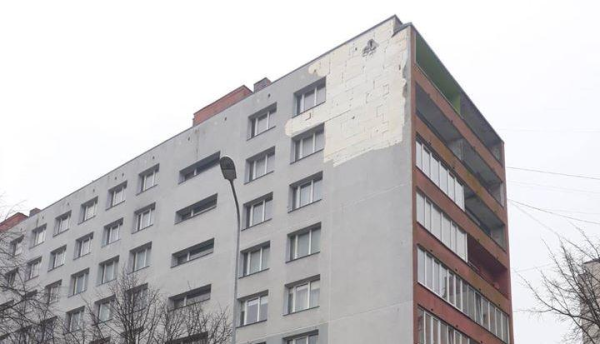 Госконтроль: жители Латвии откладывают реновацию домов из-за высоких затрат и нехватки финансирования