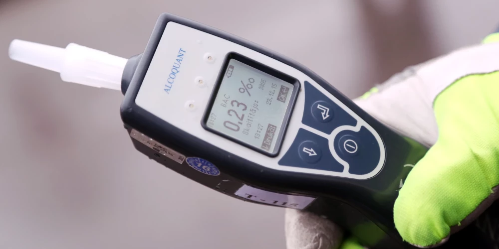 Госполиция Латвии усиливает контроль на дорогах до 5 января после рождественских происшествий