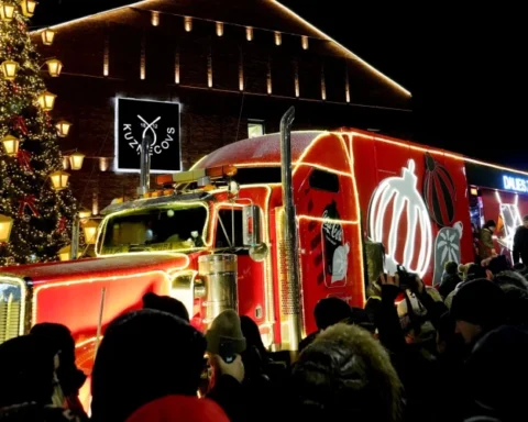 Грузовик Coca-Cola прибыл в Ригу: расписание мероприятий и интерактивные зоны