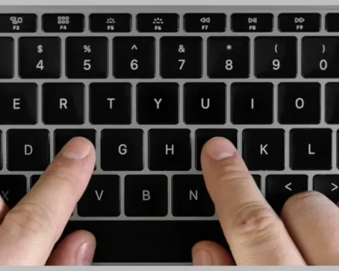 Клавиатурный почерк как инструмент слежки: в России готовят новую систему идентификации в сети
