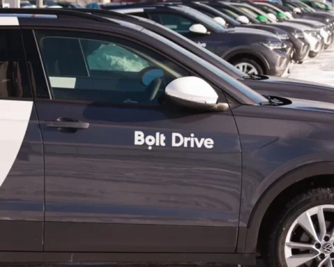 Компании каршеринга предупреждают пользователей о необходимости завершения поездки