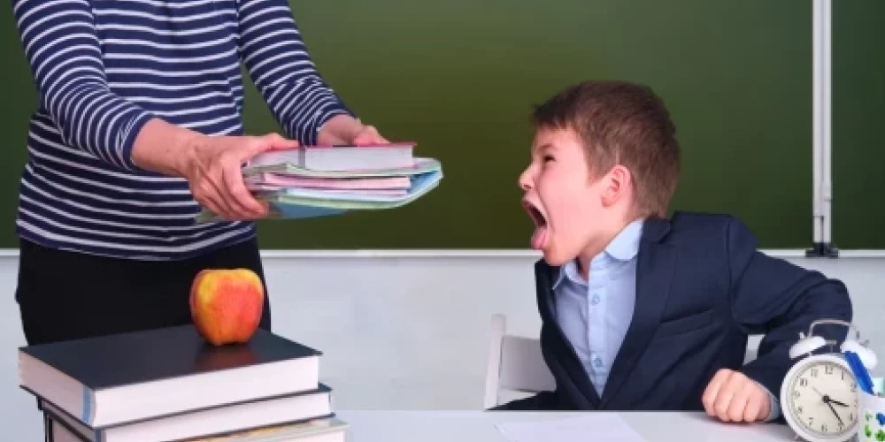 Кто защитит латвийских педагогов от насилия со стороны учеников и их родителей?