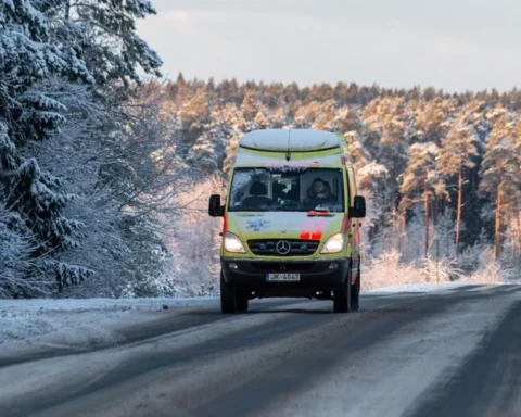 Куда обращаться за медицинской помощью в праздники: важные номера для сохранения