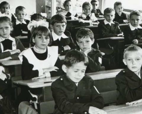 Латвийцы положительно оценили советское образование в комментариях к материалу о школьных предметах