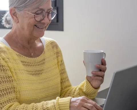 Латвийские пенсионеры проявляют интерес к новым технологиям и активному образу жизни