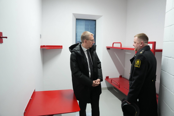 Минфин Латвии объяснил рост госрасходов на оборону, границу и поддержку Украины