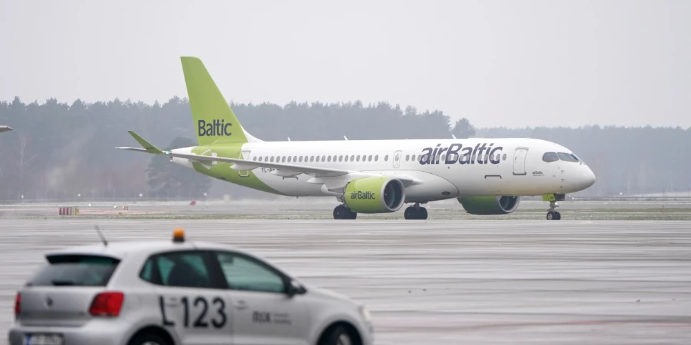 Министр: airBaltic не будет летать в нерентабельные направления и не потратит лишние деньги
