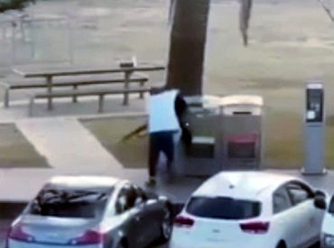 Мусульманин спас людей в Сиднее, обезоружив террориста во время атаки на еврейскую общину