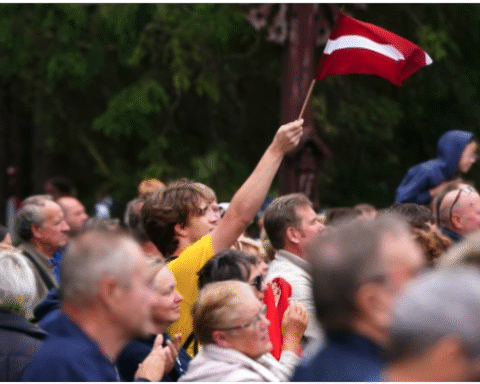 Народ Латвии не хочет терять платформу Manabalss.lv, собрав менее 2500 подписей для её финансирования Сеймом