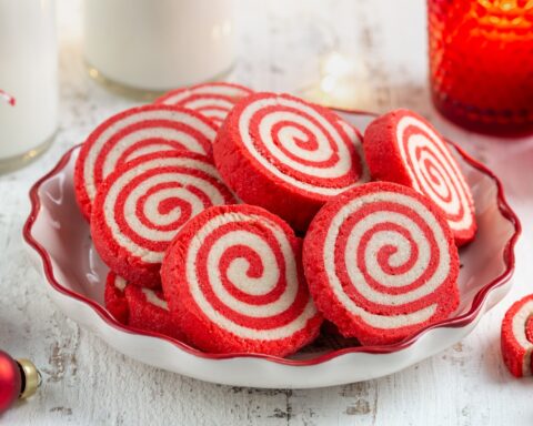 Новогоднее печенье «Леденцы»