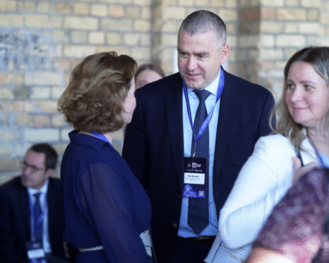 Общественность не поддерживает бюджет-2026, считает, что кушать сейчас, а платить позже неверно