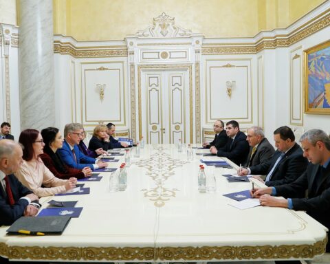 Переговоры по бюджету ЕС на 2026 год завершились добавлением 267 миллионов евро для Латвии