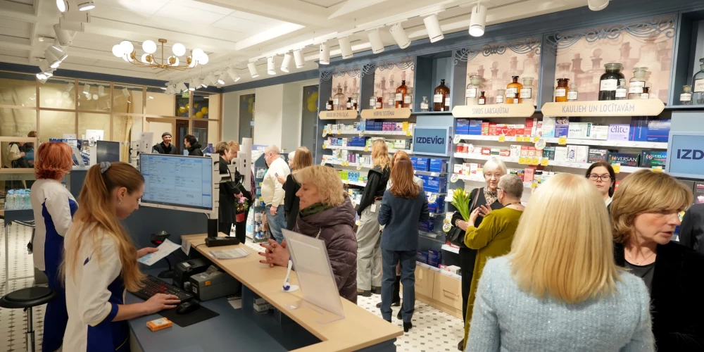 Первая аптека в Латвии внедрила электронные ценники: что это изменит для клиентов