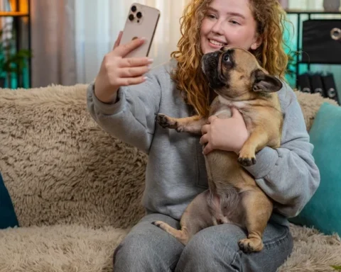 Плохая погода в Латвии увеличила потребление мобильных данных на выходных