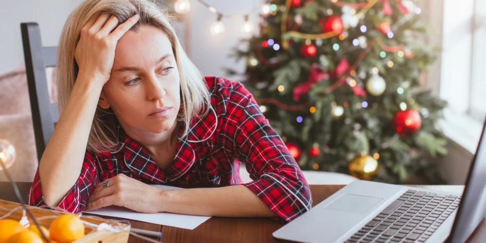 Почему некоторые люди испытывают тревогу во время праздников, поясняют психотерапевты