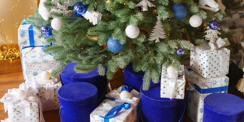 Почему почти половина латвийцев не заботится о подарках под елкой