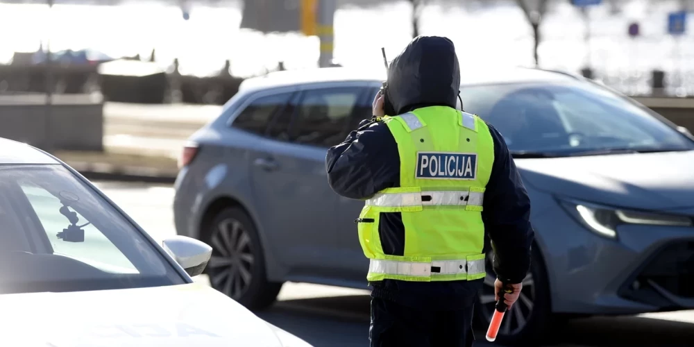 Полиция Латвии запускает новый порядок штрафов для водителей
