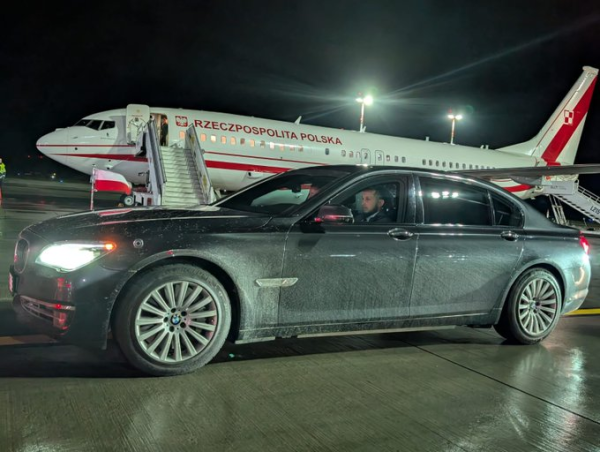 Польский президент подвергся критике за грязный автомобиль при визите в Латвию