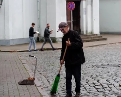 Предприниматель признан виновным в уклонении от уплаты налогов и получит 160 часов общественных работ