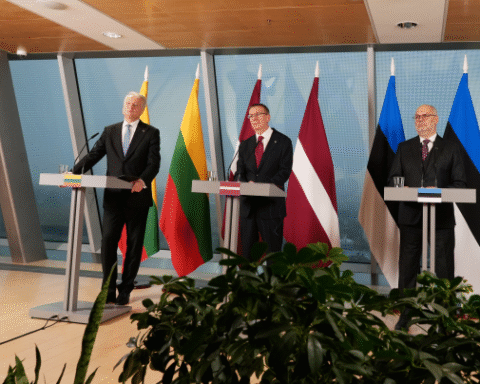 Президент Литвы, Латвии и Эстонии обсудили поддержку Украины в Риге