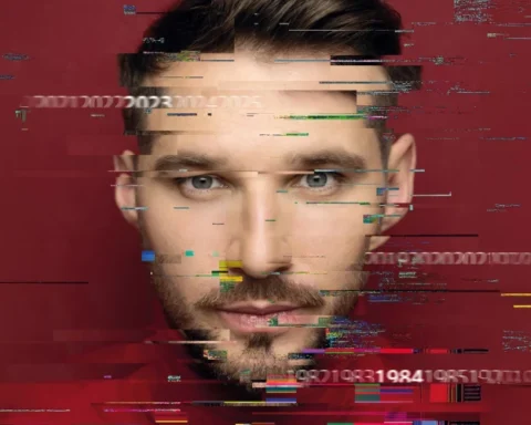 "Путешествие в полночь" в Театре Чехова: новогодний мюзикл о жизни "здесь и сейчас"