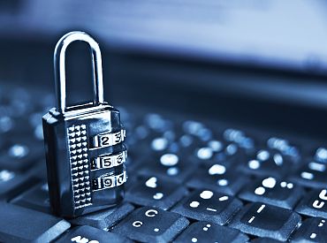 Работа WhatsApp в России ограничена, пользователи сообщают о замедлении на 70-80%