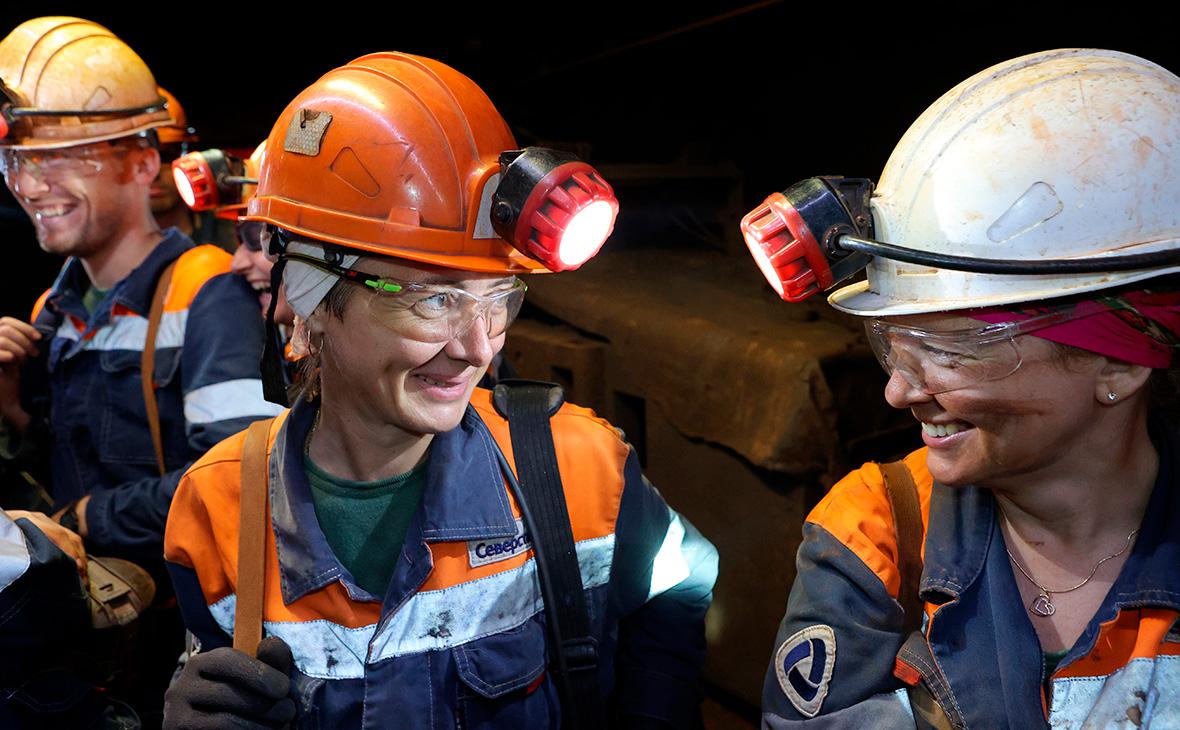 Расширение «неженских» профессий в России отражает глубину кадрового кризиса