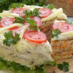 Рецепт печёночного торта с сыром и овощами