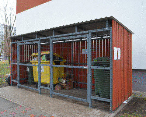 Рига внедряет космический мониторинг для контроля за мусорными контейнерами