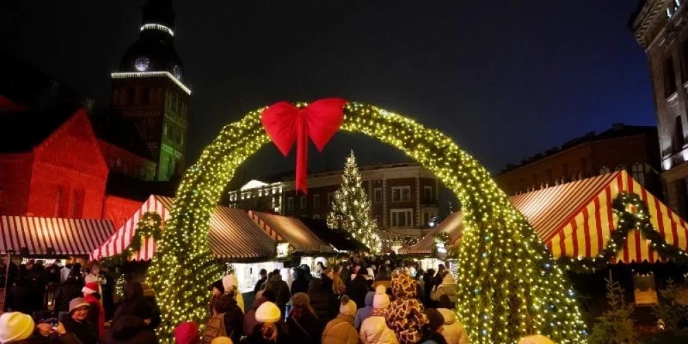 Рижская дума потратила почти 30 тысяч евро на продвижение рождественской ярмарки в Европе