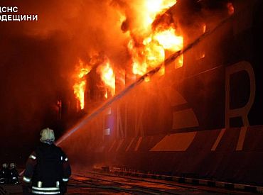 Россия атаковала турецкое судно в порту Одессы на фоне угрозы Путина