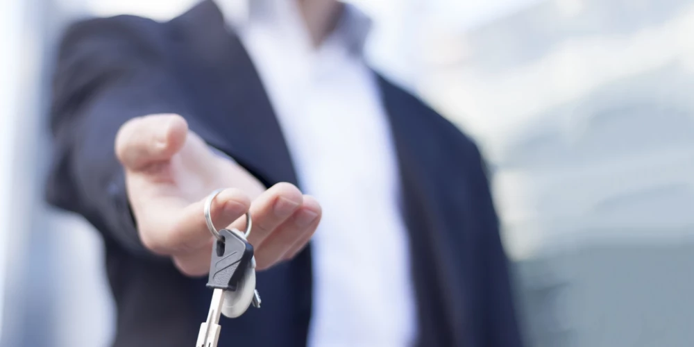 С нового года трехлетние долги продавца квартиры будут переходить к покупателю