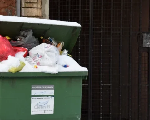 С января латвийцев ждёт новый рост тарифов на вывоз мусора