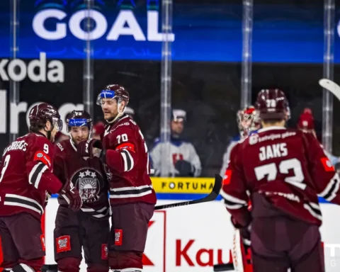 Сборная Латвии по хоккею проиграла Словакии в овертайме Кубка Kaufland