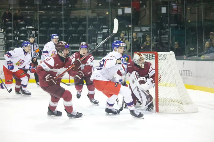 Сборная Латвии U-20 уступила Чехии в овертайме со счетом 2:3 в США