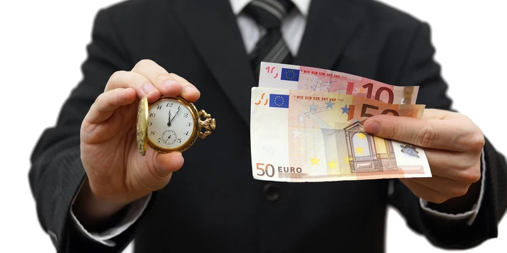 Сейм Латвии готовится принять важное решение о минимальной зарплате для работников