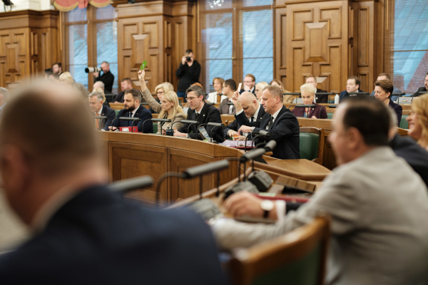 Сейм Латвии поддержал повышение НДС на русскоязычные прессу и книги до 21%