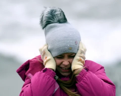 Синоптики предупредили о сильном ветре в субботу в Латвии