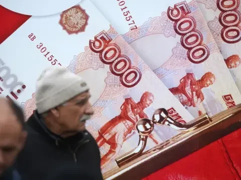 Средний кредитный лимит россиян падает почти на 16%